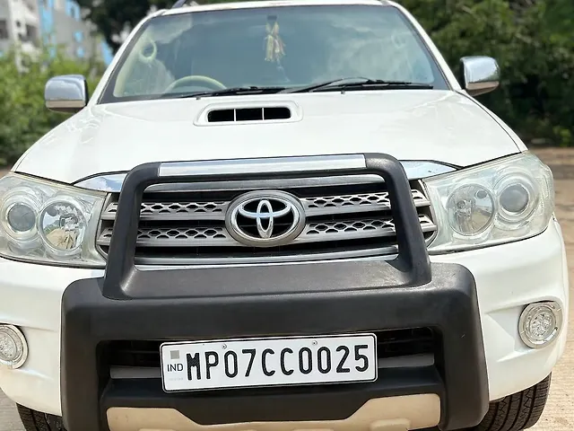 Used 2011 Toyota Fortuner in Bhopal