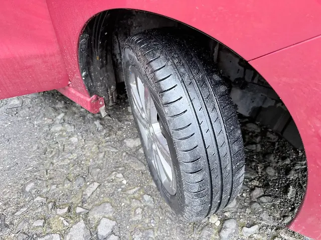 Used Maruti Suzuki Stingray VXi in Mumbai