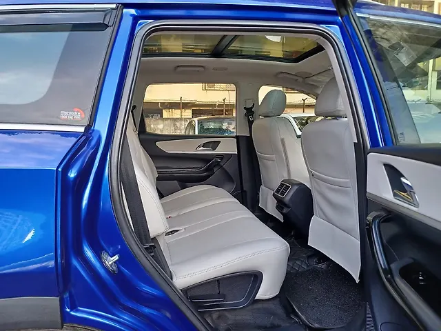 Used Mahindra XUV700 AX7 Luxury Pack Petrol AT 7 STR in Mumbai