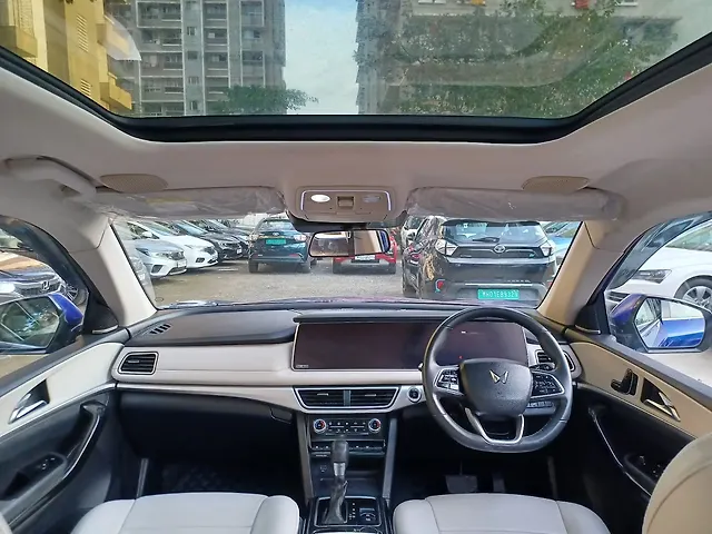 Used Mahindra XUV700 AX7 Luxury Pack Petrol AT 7 STR in Mumbai