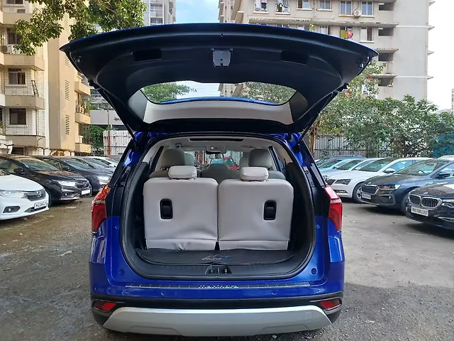 Used Mahindra XUV700 AX7 Luxury Pack Petrol AT 7 STR in Mumbai