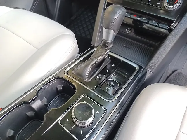 Used Mahindra XUV700 AX7 Luxury Pack Petrol AT 7 STR in Mumbai