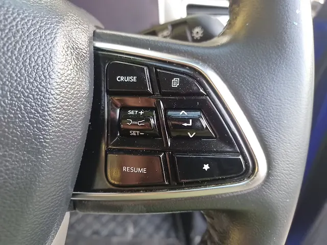 Used Mahindra XUV700 AX7 Luxury Pack Petrol AT 7 STR in Mumbai