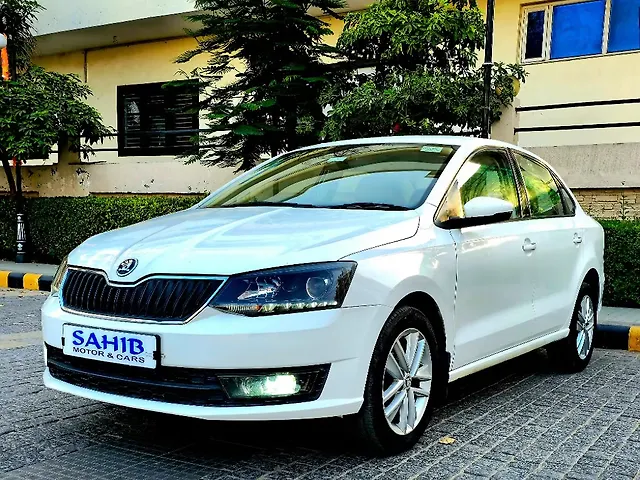Used 2017 Skoda Rapid in Agra
