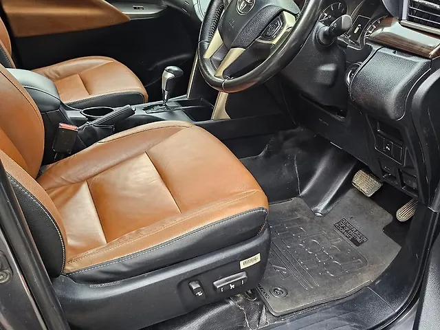 Used Toyota Innova Crysta [2016-2020] 2.8 ZX AT 7 STR [2016-2020] in Mumbai