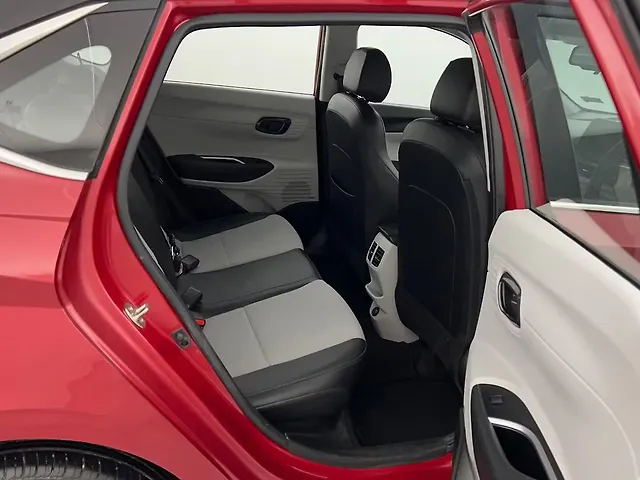 Used Hyundai i20 Asta (O) 1.2 IVT Dual Tone in Lucknow