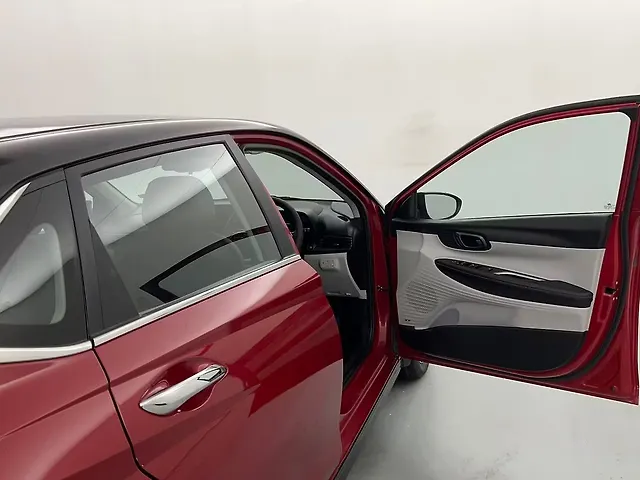 Used Hyundai i20 Asta (O) 1.2 IVT Dual Tone in Lucknow