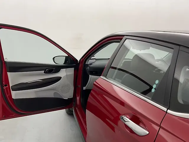 Used Hyundai i20 Asta (O) 1.2 IVT Dual Tone in Lucknow