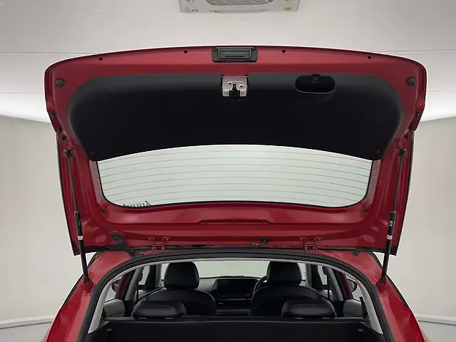 Used Hyundai i20 Asta (O) 1.2 IVT Dual Tone in Lucknow