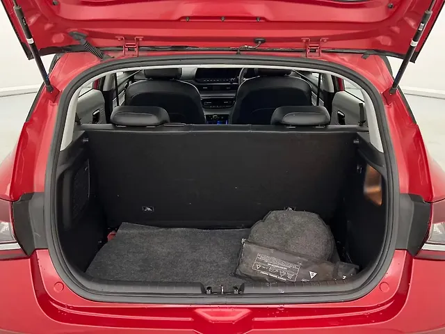 Used Hyundai i20 Asta (O) 1.2 IVT Dual Tone in Lucknow