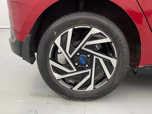 Used Hyundai i20 Asta (O) 1.2 IVT Dual Tone in Lucknow