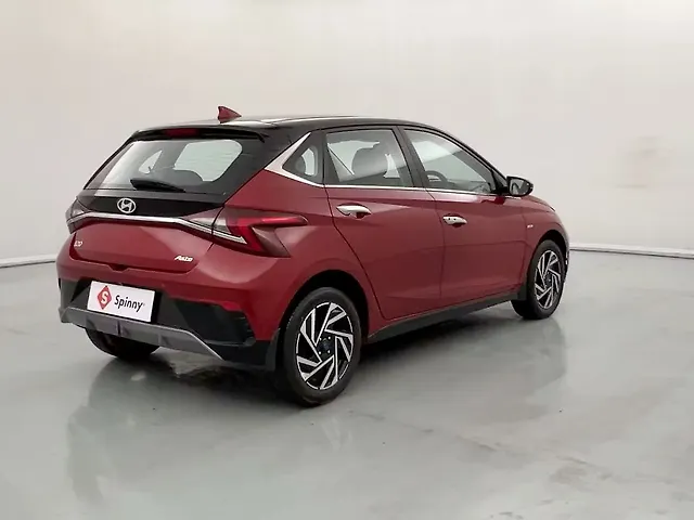 Used Hyundai i20 Asta (O) 1.2 IVT Dual Tone in Lucknow