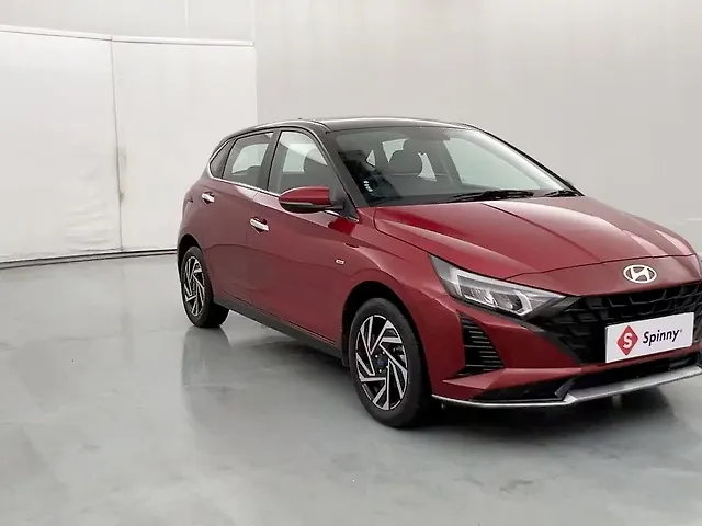 Used Hyundai i20 Asta (O) 1.2 IVT Dual Tone in Lucknow