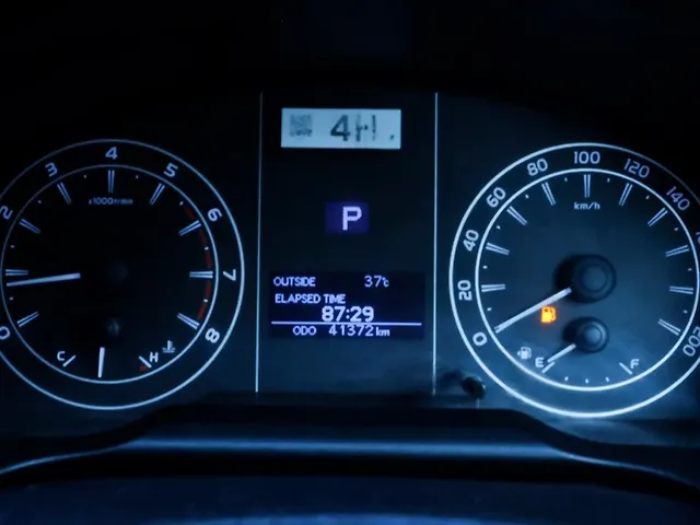 Used Toyota Innova Crysta [2016-2020] 2.7 GX AT 7 STR [2016-2020] in Delhi