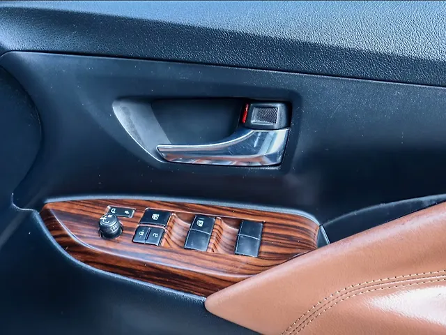 Used Toyota Innova Crysta [2016-2020] 2.7 GX AT 7 STR [2016-2020] in Delhi