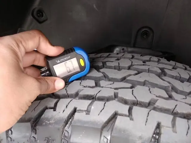 Used Mahindra Thar [2020-2025] LX Hard Top Petrol AT RWD in Delhi