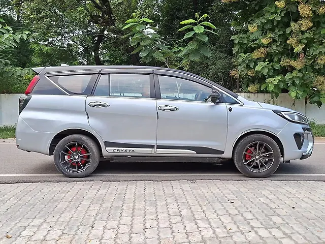 Used Toyota Innova Crysta [2016-2020] 2.8 ZX AT 7 STR [2016-2020] in Kanpur