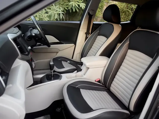 Used Mahindra XUV300 [2019-2024] 1.5 W8 AMT in Delhi