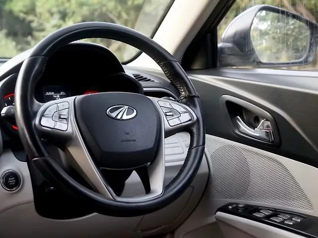 Used Mahindra XUV300 [2019-2024] 1.5 W8 AMT in Delhi