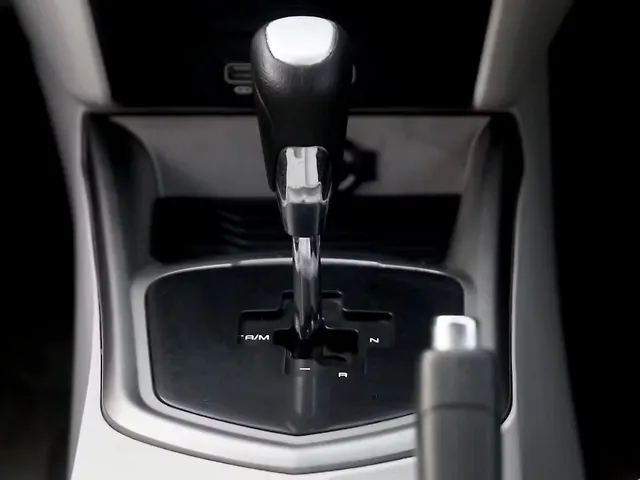 Used Mahindra XUV300 [2019-2024] 1.5 W8 AMT in Delhi