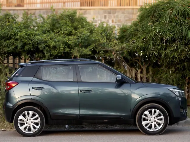 Used Mahindra XUV300 [2019-2024] 1.5 W8 AMT in Delhi