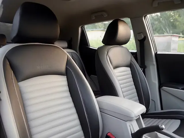 Used Mahindra XUV300 [2019-2024] 1.5 W8 AMT in Delhi