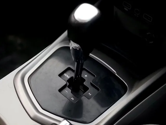 Used Mahindra XUV300 [2019-2024] 1.5 W8 AMT in Delhi