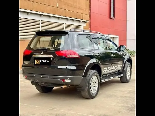 Second Hand 2015 Mitsubishi Pajero Sport AT for sale at 10