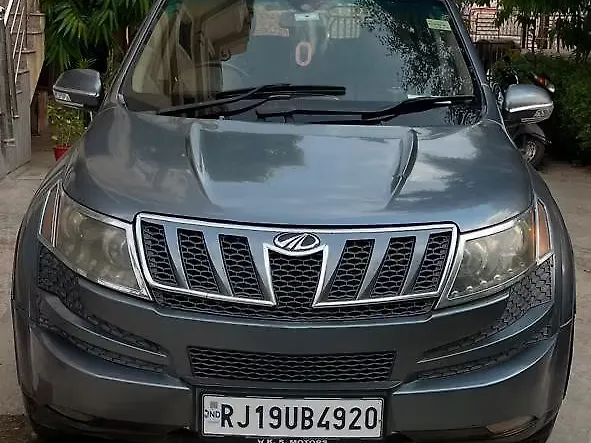 Second Hand 2013 Mahindra XUV500 W8 2013 for sale at 3,70,000