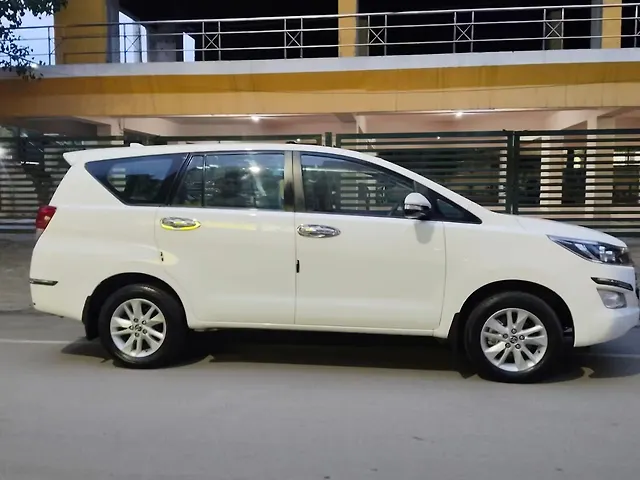 Used Toyota Innova Crysta [2016-2020] 2.4 G 8 STR [2016-2017] in Chennai