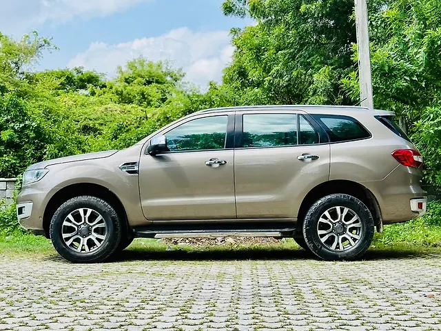 Used Ford Endeavour Titanium Plus 2.0 4x4 AT in Ahmedabad