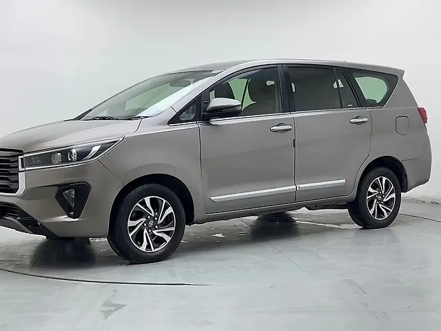 Used 2022 Toyota Innova Crysta in Delhi