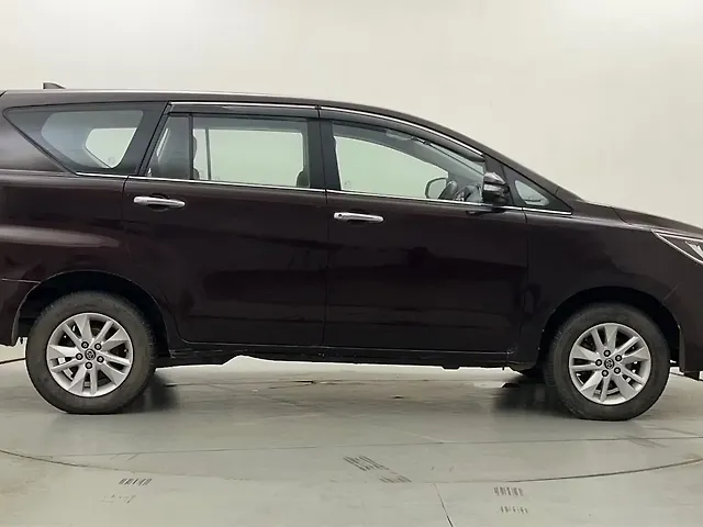 Used Toyota Innova Crysta [2016-2020] 2.4 V Diesel in Mumbai