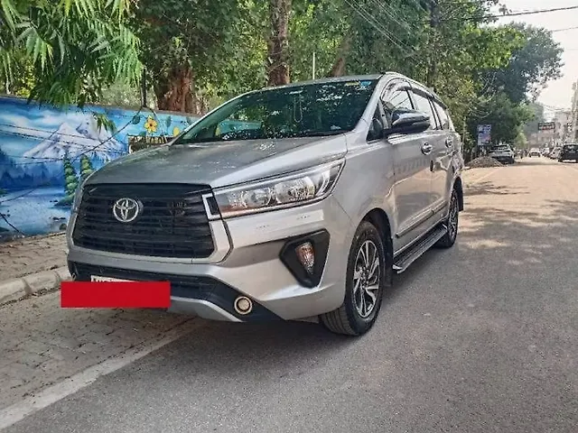 Used Toyota Innova Crysta [2016-2020] 2.4 G 8 STR [2016-2017] in Kanpur
