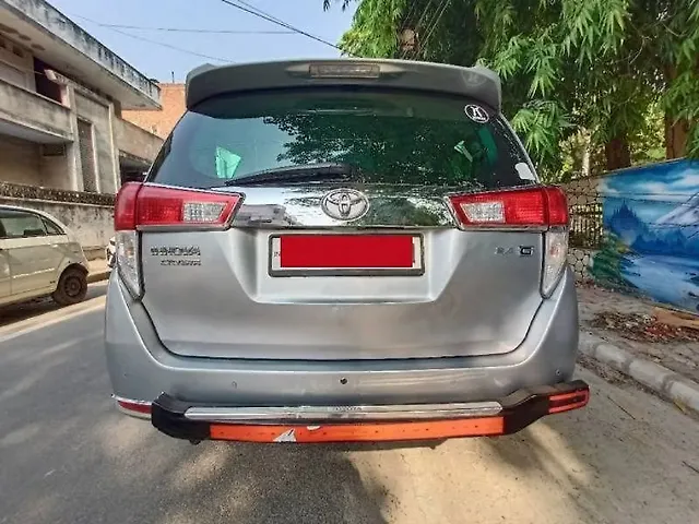 Used Toyota Innova Crysta [2016-2020] 2.4 G 8 STR [2016-2017] in Kanpur