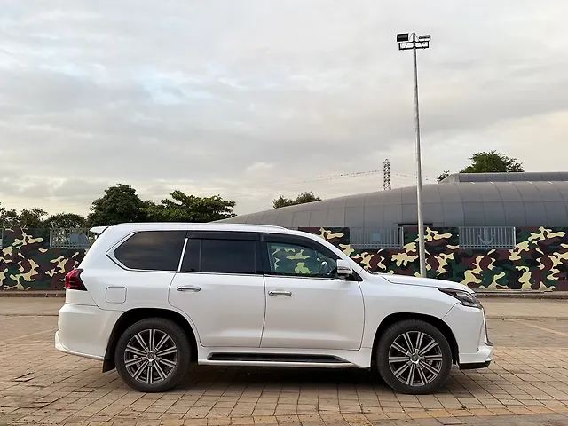 Used 2024 Lexus LX in Thane