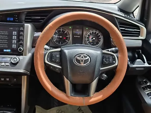 Used Toyota Innova Crysta [2016-2020] 2.4 VX 7 STR [2016-2020] in Lucknow