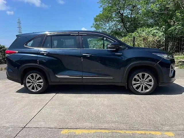 Used Toyota Innova Hycross ZX (O) Hybrid 7 STR in Mumbai