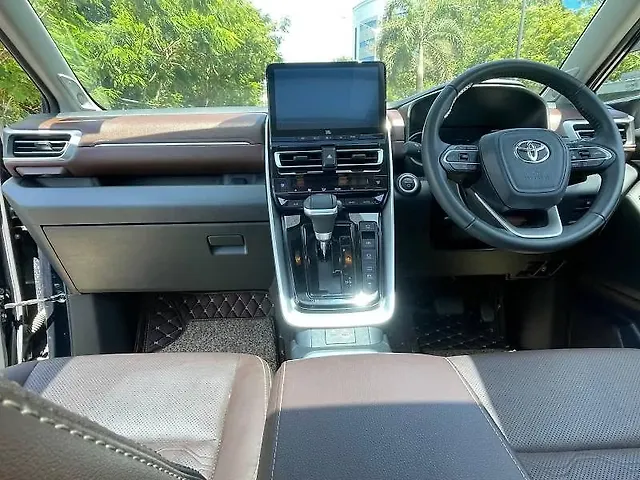 Used Toyota Innova Hycross ZX (O) Hybrid 7 STR in Mumbai