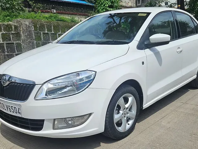 Used Skoda Rapid [2014-2015] 1.5 TDI CR Ambition AT with Alloy Wheels in Pune