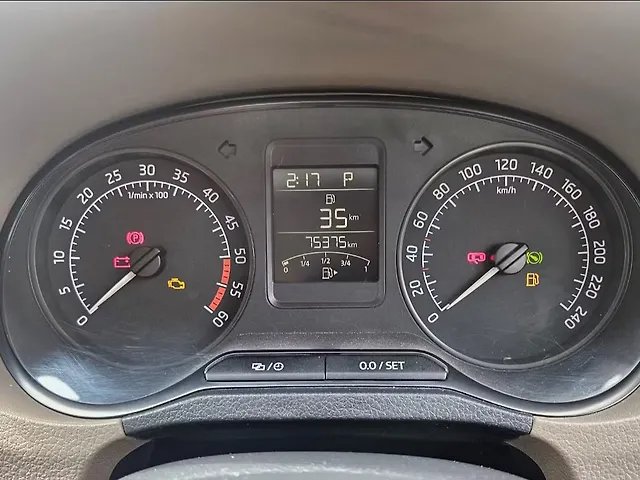 Used Skoda Rapid [2014-2015] 1.5 TDI CR Ambition AT with Alloy Wheels in Pune