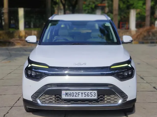 Used 2023 Kia Carens in Mumbai