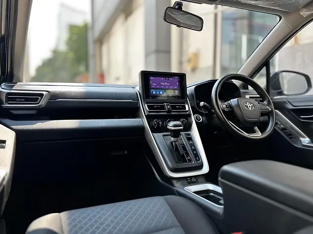 Used Toyota Innova Hycross GX Petrol Automatic (CVT) 7 STR in Delhi