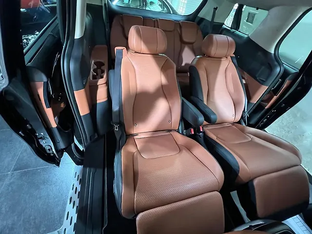 Second Hand 2024 Kia Carnival Limousine Plus for sale at 62