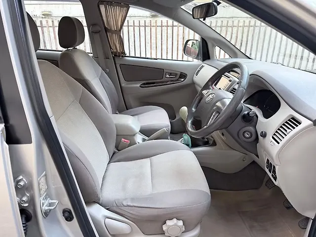 Used Toyota Innova [2015-2016] 2.5 VX BS IV 8 STR in Mumbai