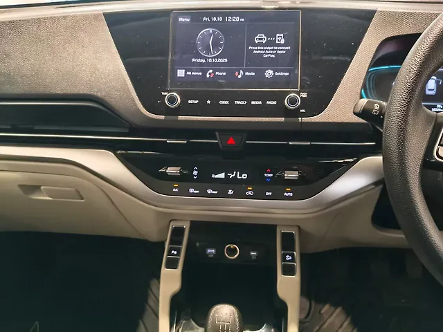 Used Kia Carens [2022-2023] Prestige 1.4 Petrol MT 7 STR in Mumbai