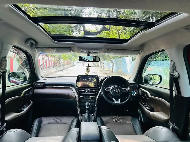 Used Toyota Urban Cruiser Hyryder V Hybrid [2023-2025] in Delhi