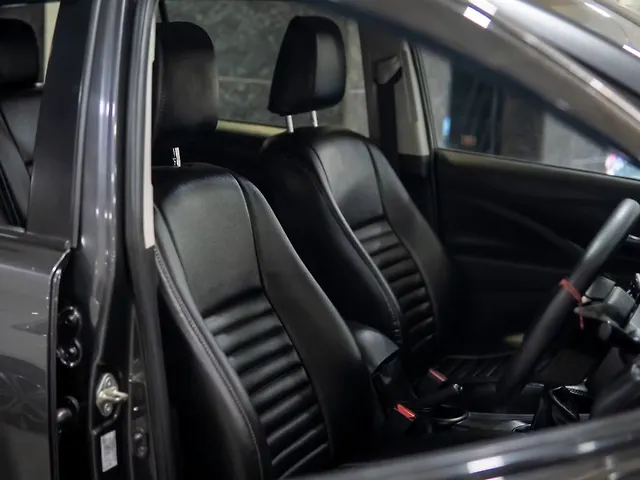 Used Toyota Innova Crysta [2016-2020] 2.7 GX 8 STR [2016-2020] in Delhi