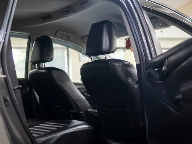 Used Toyota Innova Crysta [2016-2020] 2.7 GX 8 STR [2016-2020] in Delhi