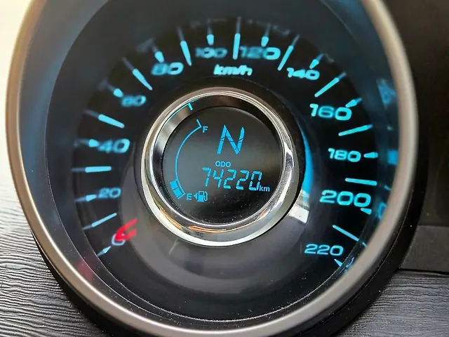 Used Mahindra XUV500 W9 [2018-2020] in Delhi